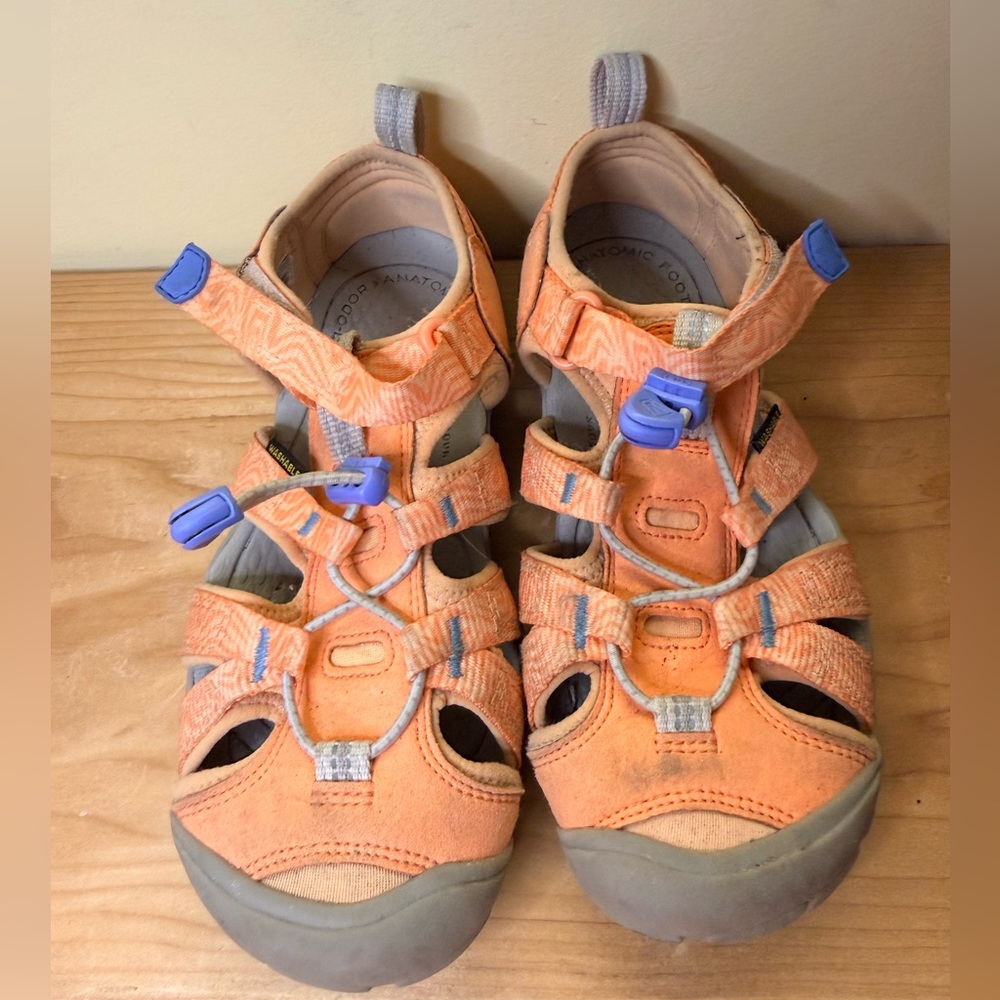 KEEN Seacamp II Closed Toe Sandals, Papaya Punch Pink/Marina, Unisex Kids Size 2